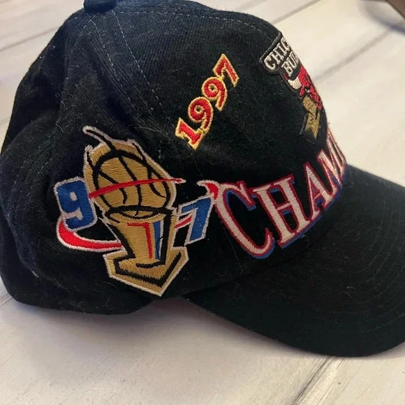 Vintage 1997 NBA Champions Chicago Bulls Hat - Picture 2 of 5